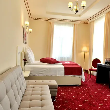 Royal בית הארחה 3*